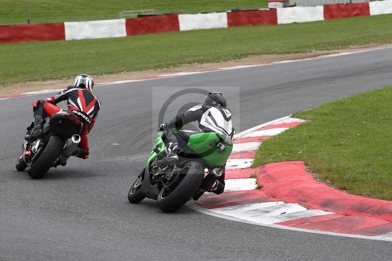 Motorcycle action photographs;Trackday digital images;event digital images;eventdigitalimages;no limits trackday;peter wileman photography;snetterton;snetterton circuit norfolk;snetterton photographs;trackday;trackday photos