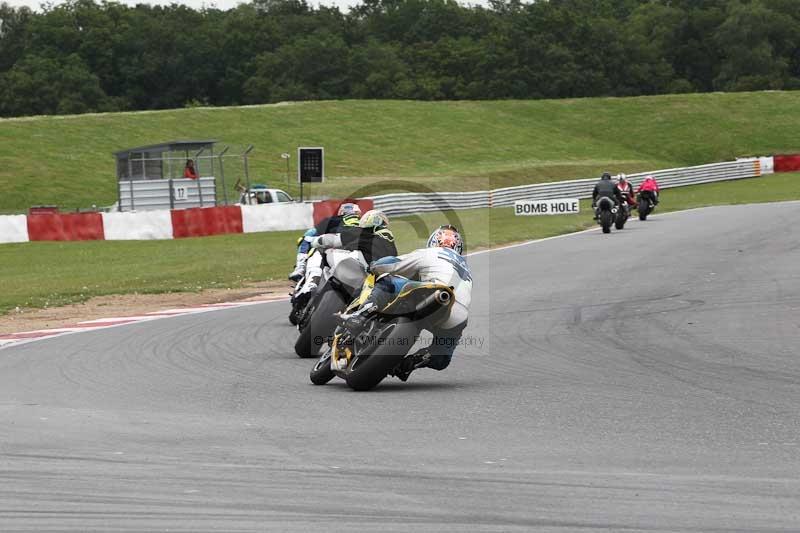 Motorcycle action photographs;Trackday digital images;event digital images;eventdigitalimages;no limits trackday;peter wileman photography;snetterton;snetterton circuit norfolk;snetterton photographs;trackday;trackday photos