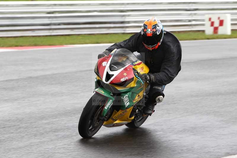 Motorcycle action photographs;Trackday digital images;event digital images;eventdigitalimages;no limits trackday;peter wileman photography;snetterton;snetterton circuit norfolk;snetterton photographs;trackday;trackday photos