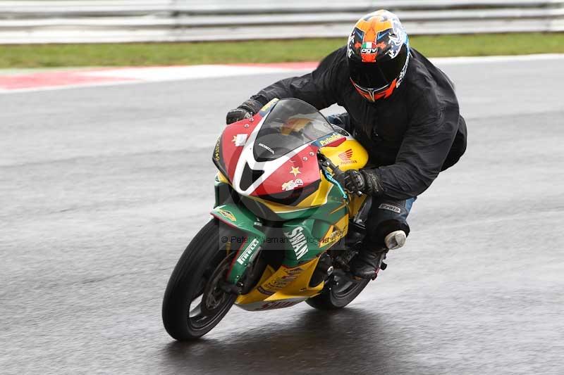 Motorcycle action photographs;Trackday digital images;event digital images;eventdigitalimages;no limits trackday;peter wileman photography;snetterton;snetterton circuit norfolk;snetterton photographs;trackday;trackday photos