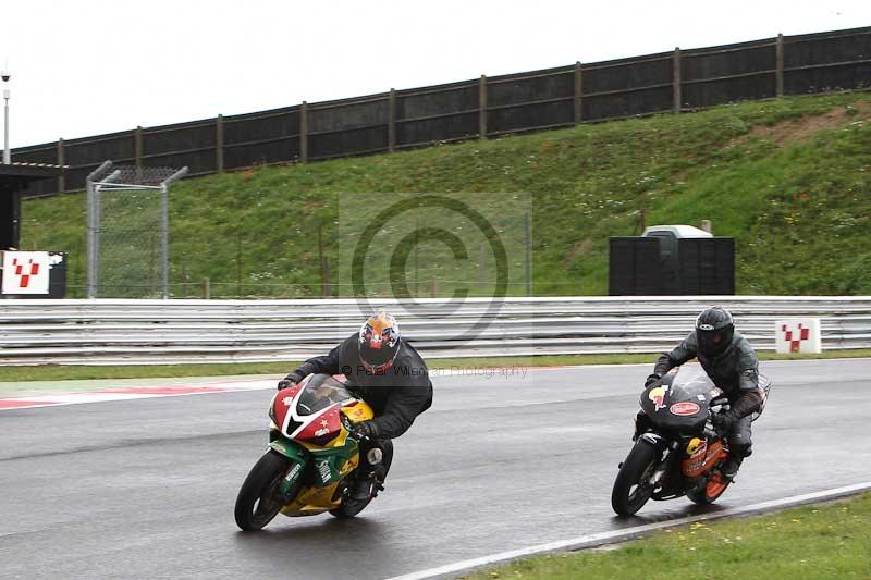 Motorcycle action photographs;Trackday digital images;event digital images;eventdigitalimages;no limits trackday;peter wileman photography;snetterton;snetterton circuit norfolk;snetterton photographs;trackday;trackday photos