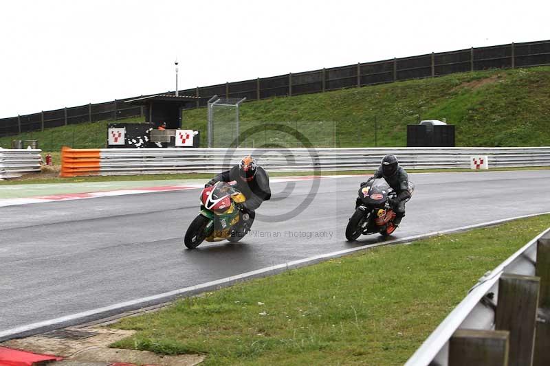 Motorcycle action photographs;Trackday digital images;event digital images;eventdigitalimages;no limits trackday;peter wileman photography;snetterton;snetterton circuit norfolk;snetterton photographs;trackday;trackday photos