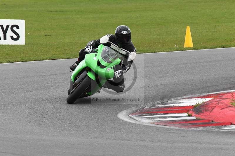 Motorcycle action photographs;Trackday digital images;event digital images;eventdigitalimages;no limits trackday;peter wileman photography;snetterton;snetterton circuit norfolk;snetterton photographs;trackday;trackday photos