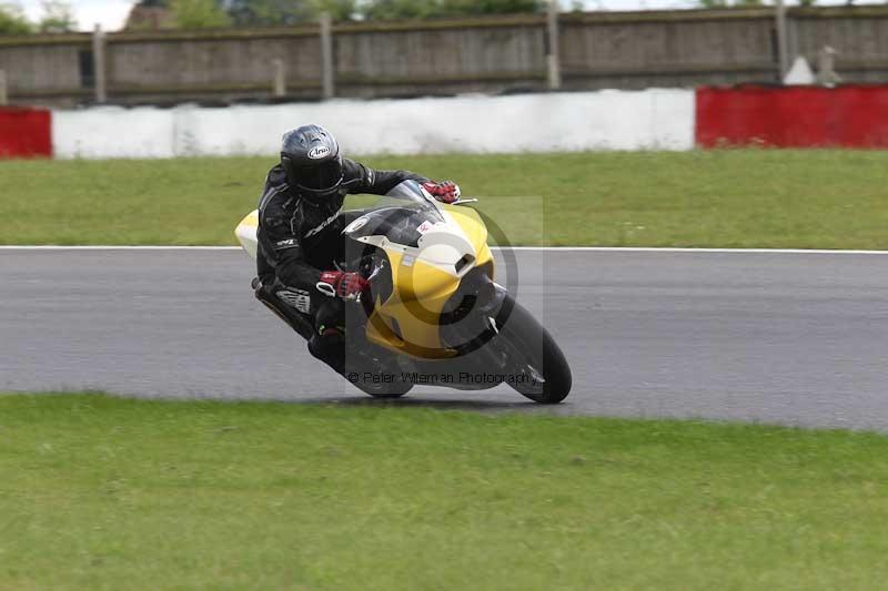 Motorcycle action photographs;Trackday digital images;event digital images;eventdigitalimages;no limits trackday;peter wileman photography;snetterton;snetterton circuit norfolk;snetterton photographs;trackday;trackday photos