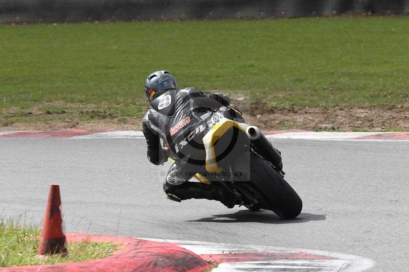 Motorcycle action photographs;Trackday digital images;event digital images;eventdigitalimages;no limits trackday;peter wileman photography;snetterton;snetterton circuit norfolk;snetterton photographs;trackday;trackday photos