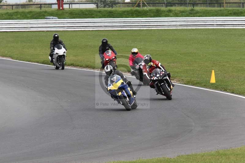 Motorcycle action photographs;Trackday digital images;event digital images;eventdigitalimages;no limits trackday;peter wileman photography;snetterton;snetterton circuit norfolk;snetterton photographs;trackday;trackday photos