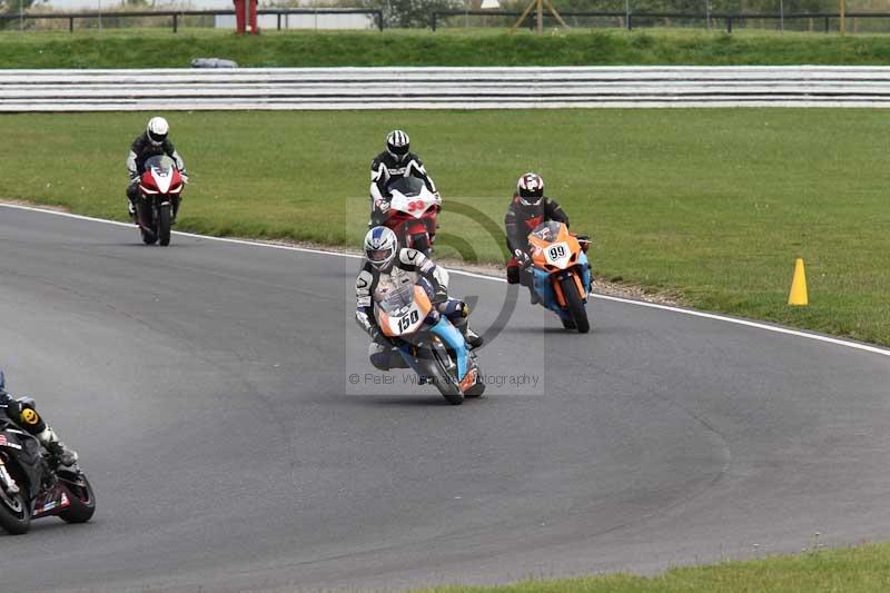 Motorcycle action photographs;Trackday digital images;event digital images;eventdigitalimages;no limits trackday;peter wileman photography;snetterton;snetterton circuit norfolk;snetterton photographs;trackday;trackday photos