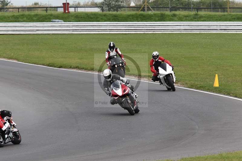 Motorcycle action photographs;Trackday digital images;event digital images;eventdigitalimages;no limits trackday;peter wileman photography;snetterton;snetterton circuit norfolk;snetterton photographs;trackday;trackday photos