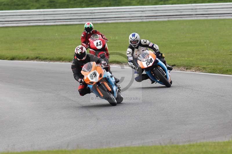 Motorcycle action photographs;Trackday digital images;event digital images;eventdigitalimages;no limits trackday;peter wileman photography;snetterton;snetterton circuit norfolk;snetterton photographs;trackday;trackday photos