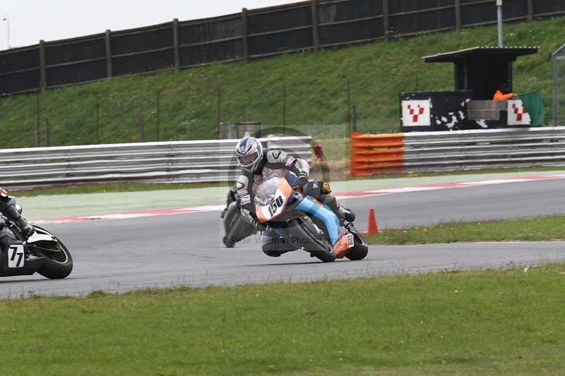 Motorcycle action photographs;Trackday digital images;event digital images;eventdigitalimages;no limits trackday;peter wileman photography;snetterton;snetterton circuit norfolk;snetterton photographs;trackday;trackday photos