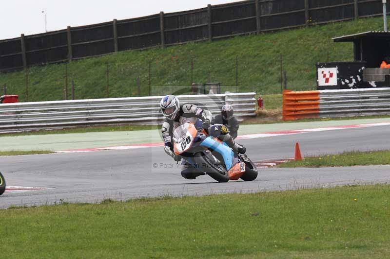 Motorcycle action photographs;Trackday digital images;event digital images;eventdigitalimages;no limits trackday;peter wileman photography;snetterton;snetterton circuit norfolk;snetterton photographs;trackday;trackday photos