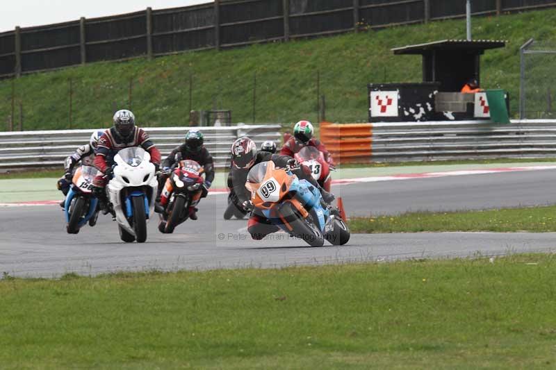 Motorcycle action photographs;Trackday digital images;event digital images;eventdigitalimages;no limits trackday;peter wileman photography;snetterton;snetterton circuit norfolk;snetterton photographs;trackday;trackday photos