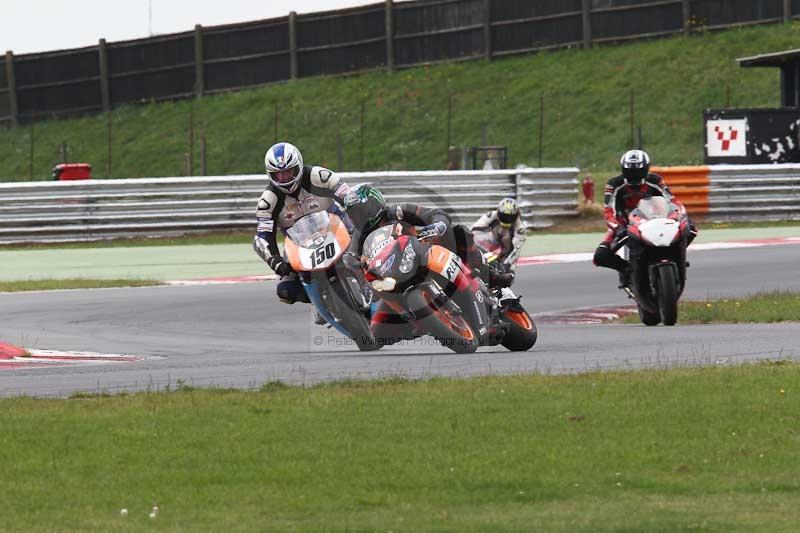 Motorcycle action photographs;Trackday digital images;event digital images;eventdigitalimages;no limits trackday;peter wileman photography;snetterton;snetterton circuit norfolk;snetterton photographs;trackday;trackday photos