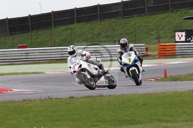 Motorcycle action photographs;Trackday digital images;event digital images;eventdigitalimages;no limits trackday;peter wileman photography;snetterton;snetterton circuit norfolk;snetterton photographs;trackday;trackday photos