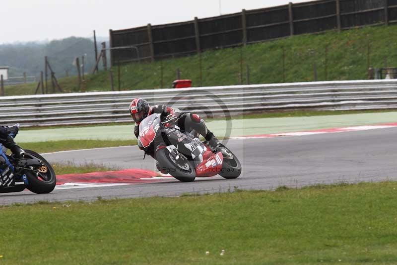 Motorcycle action photographs;Trackday digital images;event digital images;eventdigitalimages;no limits trackday;peter wileman photography;snetterton;snetterton circuit norfolk;snetterton photographs;trackday;trackday photos