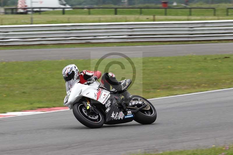 Motorcycle action photographs;Trackday digital images;event digital images;eventdigitalimages;no limits trackday;peter wileman photography;snetterton;snetterton circuit norfolk;snetterton photographs;trackday;trackday photos