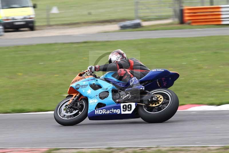 Motorcycle action photographs;Trackday digital images;event digital images;eventdigitalimages;no limits trackday;peter wileman photography;snetterton;snetterton circuit norfolk;snetterton photographs;trackday;trackday photos