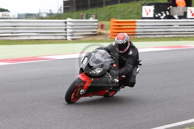 Motorcycle action photographs;Trackday digital images;event digital images;eventdigitalimages;no limits trackday;peter wileman photography;snetterton;snetterton circuit norfolk;snetterton photographs;trackday;trackday photos