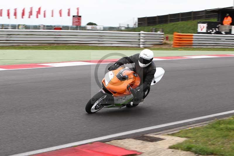 Motorcycle action photographs;Trackday digital images;event digital images;eventdigitalimages;no limits trackday;peter wileman photography;snetterton;snetterton circuit norfolk;snetterton photographs;trackday;trackday photos