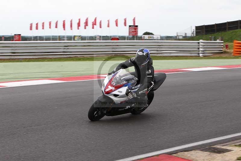 Motorcycle action photographs;Trackday digital images;event digital images;eventdigitalimages;no limits trackday;peter wileman photography;snetterton;snetterton circuit norfolk;snetterton photographs;trackday;trackday photos