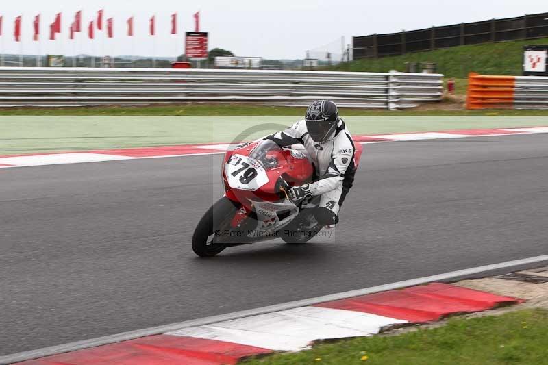 Motorcycle action photographs;Trackday digital images;event digital images;eventdigitalimages;no limits trackday;peter wileman photography;snetterton;snetterton circuit norfolk;snetterton photographs;trackday;trackday photos