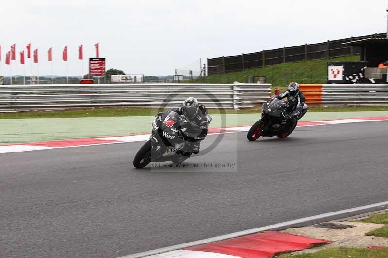 Motorcycle action photographs;Trackday digital images;event digital images;eventdigitalimages;no limits trackday;peter wileman photography;snetterton;snetterton circuit norfolk;snetterton photographs;trackday;trackday photos