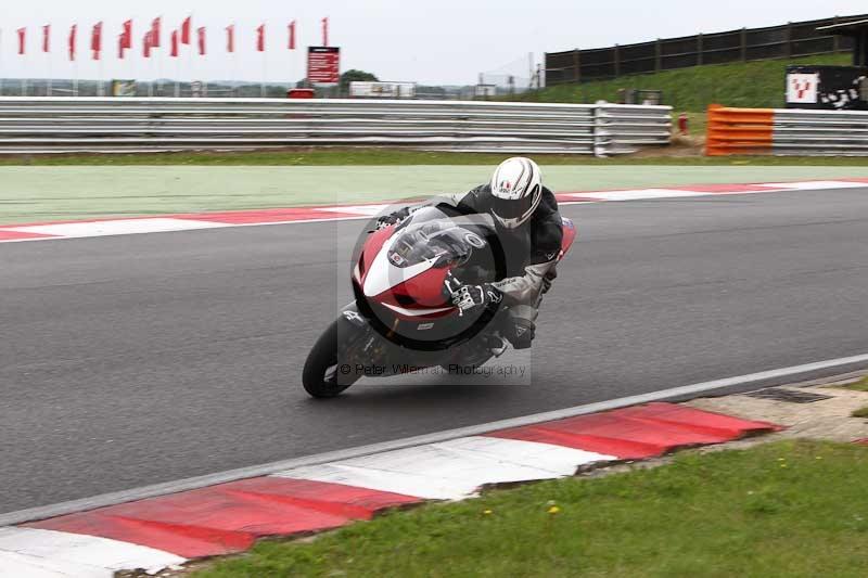 Motorcycle action photographs;Trackday digital images;event digital images;eventdigitalimages;no limits trackday;peter wileman photography;snetterton;snetterton circuit norfolk;snetterton photographs;trackday;trackday photos