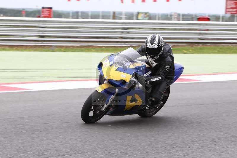 Motorcycle action photographs;Trackday digital images;event digital images;eventdigitalimages;no limits trackday;peter wileman photography;snetterton;snetterton circuit norfolk;snetterton photographs;trackday;trackday photos