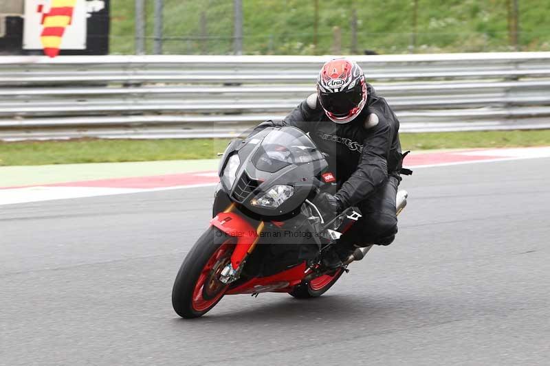 Motorcycle action photographs;Trackday digital images;event digital images;eventdigitalimages;no limits trackday;peter wileman photography;snetterton;snetterton circuit norfolk;snetterton photographs;trackday;trackday photos