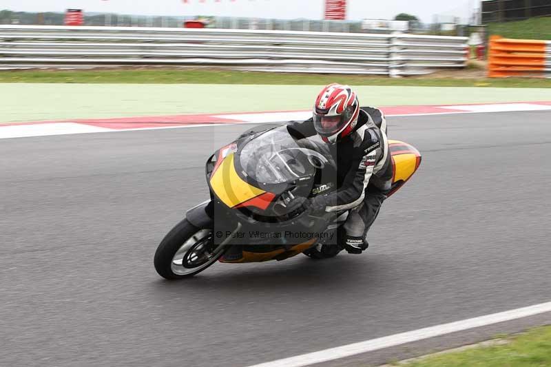 Motorcycle action photographs;Trackday digital images;event digital images;eventdigitalimages;no limits trackday;peter wileman photography;snetterton;snetterton circuit norfolk;snetterton photographs;trackday;trackday photos