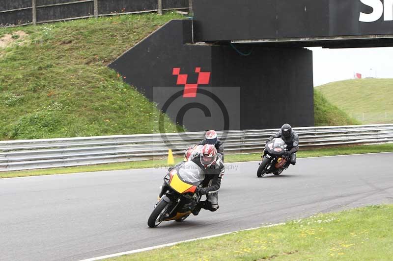 Motorcycle action photographs;Trackday digital images;event digital images;eventdigitalimages;no limits trackday;peter wileman photography;snetterton;snetterton circuit norfolk;snetterton photographs;trackday;trackday photos