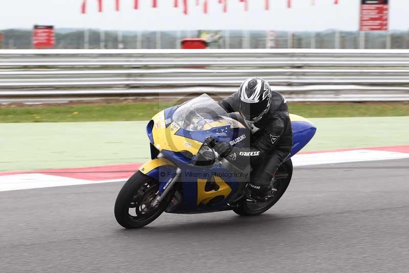 Motorcycle action photographs;Trackday digital images;event digital images;eventdigitalimages;no limits trackday;peter wileman photography;snetterton;snetterton circuit norfolk;snetterton photographs;trackday;trackday photos