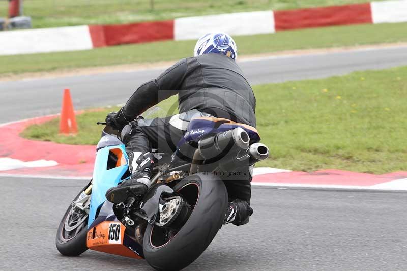 Motorcycle action photographs;Trackday digital images;event digital images;eventdigitalimages;no limits trackday;peter wileman photography;snetterton;snetterton circuit norfolk;snetterton photographs;trackday;trackday photos