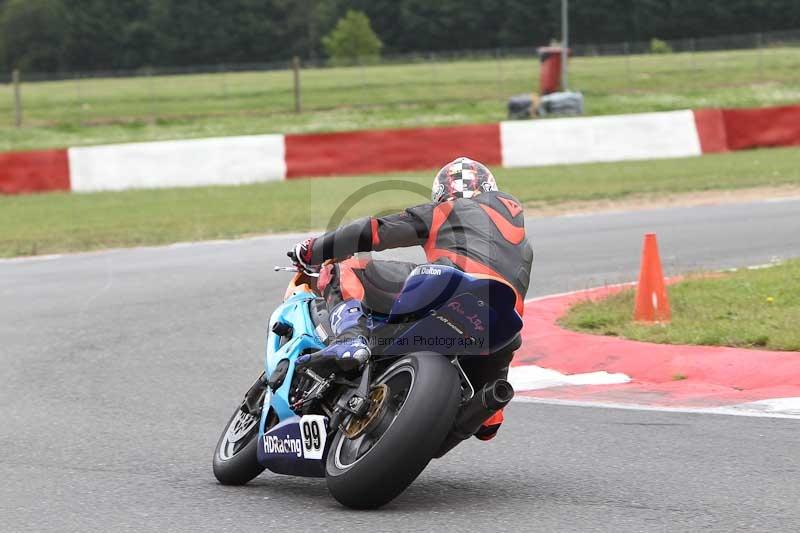 Motorcycle action photographs;Trackday digital images;event digital images;eventdigitalimages;no limits trackday;peter wileman photography;snetterton;snetterton circuit norfolk;snetterton photographs;trackday;trackday photos