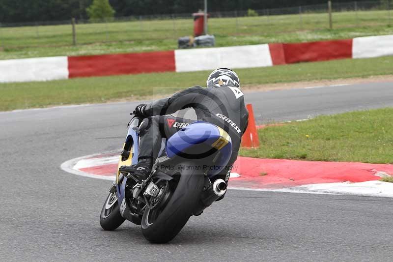 Motorcycle action photographs;Trackday digital images;event digital images;eventdigitalimages;no limits trackday;peter wileman photography;snetterton;snetterton circuit norfolk;snetterton photographs;trackday;trackday photos