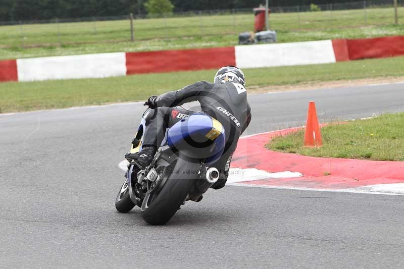 Motorcycle action photographs;Trackday digital images;event digital images;eventdigitalimages;no limits trackday;peter wileman photography;snetterton;snetterton circuit norfolk;snetterton photographs;trackday;trackday photos