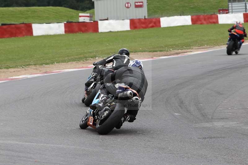 Motorcycle action photographs;Trackday digital images;event digital images;eventdigitalimages;no limits trackday;peter wileman photography;snetterton;snetterton circuit norfolk;snetterton photographs;trackday;trackday photos