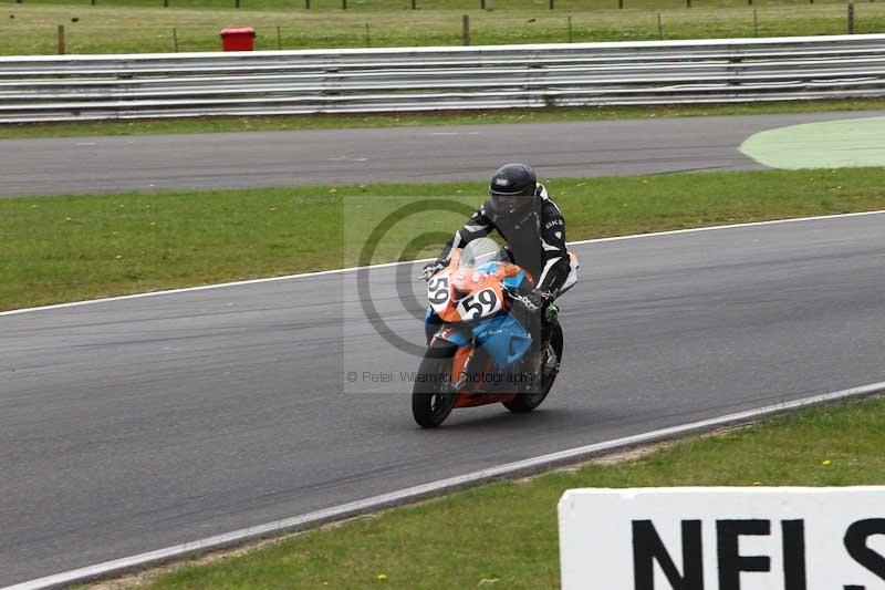 Motorcycle action photographs;Trackday digital images;event digital images;eventdigitalimages;no limits trackday;peter wileman photography;snetterton;snetterton circuit norfolk;snetterton photographs;trackday;trackday photos