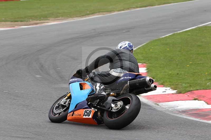 Motorcycle action photographs;Trackday digital images;event digital images;eventdigitalimages;no limits trackday;peter wileman photography;snetterton;snetterton circuit norfolk;snetterton photographs;trackday;trackday photos