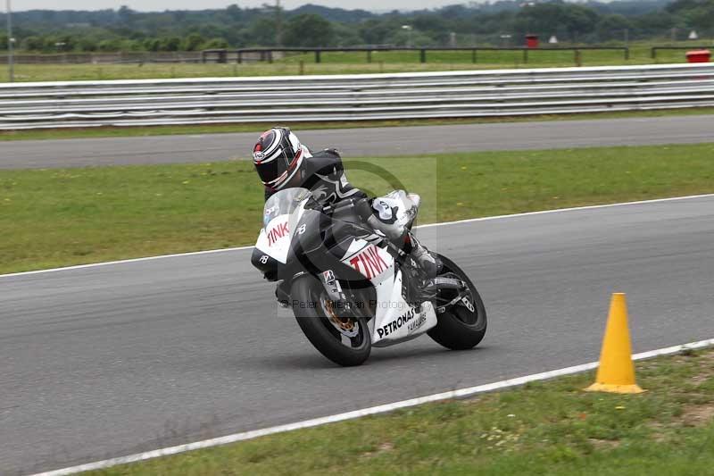 Motorcycle action photographs;Trackday digital images;event digital images;eventdigitalimages;no limits trackday;peter wileman photography;snetterton;snetterton circuit norfolk;snetterton photographs;trackday;trackday photos