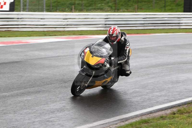 Motorcycle action photographs;Trackday digital images;event digital images;eventdigitalimages;no limits trackday;peter wileman photography;snetterton;snetterton circuit norfolk;snetterton photographs;trackday;trackday photos