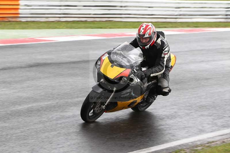 Motorcycle action photographs;Trackday digital images;event digital images;eventdigitalimages;no limits trackday;peter wileman photography;snetterton;snetterton circuit norfolk;snetterton photographs;trackday;trackday photos