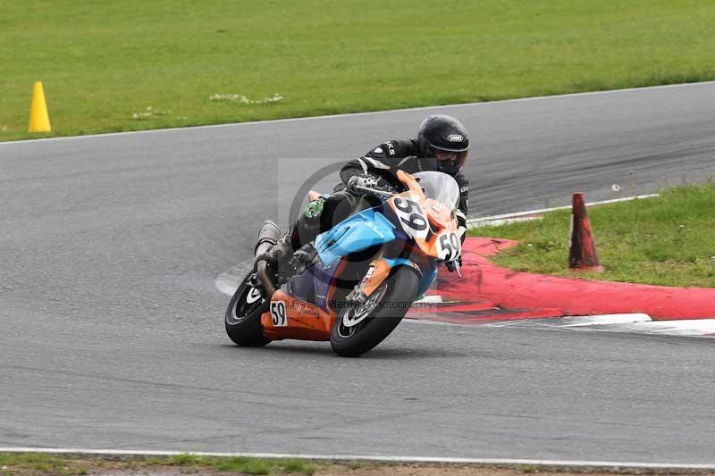 Motorcycle action photographs;Trackday digital images;event digital images;eventdigitalimages;no limits trackday;peter wileman photography;snetterton;snetterton circuit norfolk;snetterton photographs;trackday;trackday photos