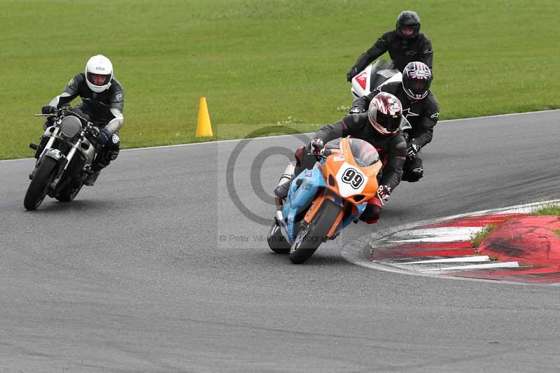 Motorcycle action photographs;Trackday digital images;event digital images;eventdigitalimages;no limits trackday;peter wileman photography;snetterton;snetterton circuit norfolk;snetterton photographs;trackday;trackday photos