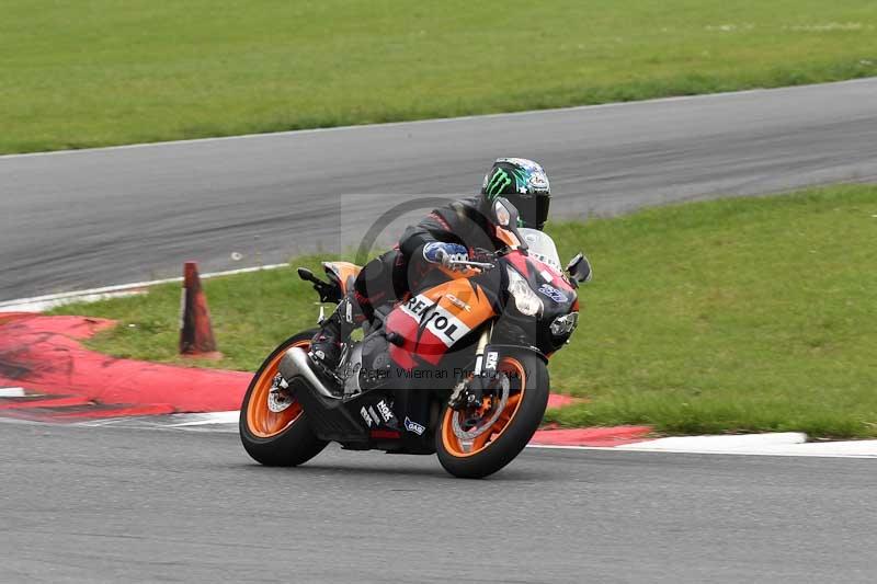 Motorcycle action photographs;Trackday digital images;event digital images;eventdigitalimages;no limits trackday;peter wileman photography;snetterton;snetterton circuit norfolk;snetterton photographs;trackday;trackday photos