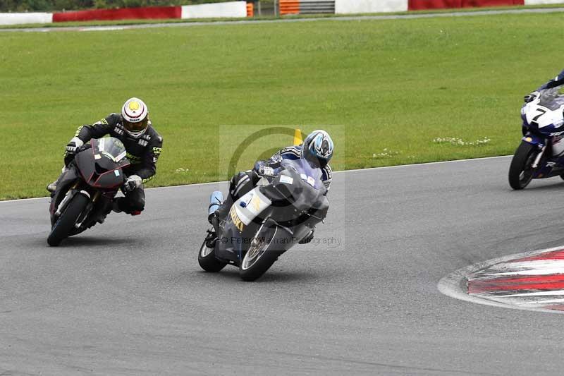 Motorcycle action photographs;Trackday digital images;event digital images;eventdigitalimages;no limits trackday;peter wileman photography;snetterton;snetterton circuit norfolk;snetterton photographs;trackday;trackday photos