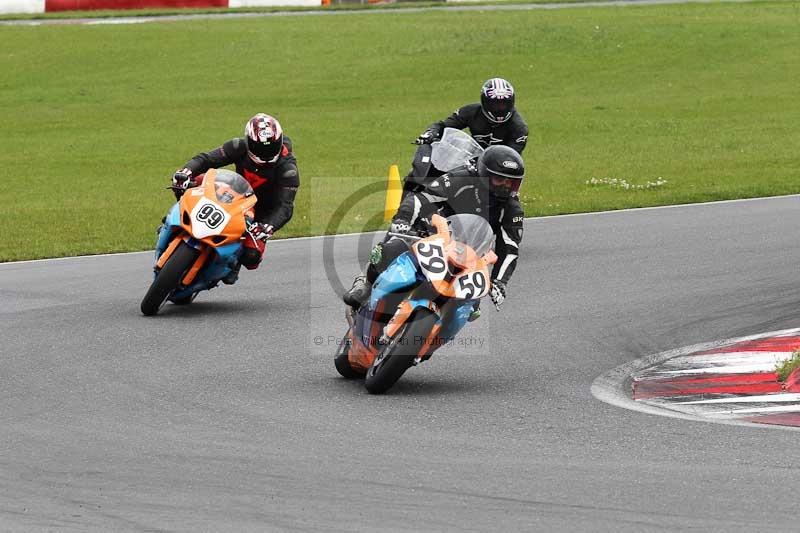 Motorcycle action photographs;Trackday digital images;event digital images;eventdigitalimages;no limits trackday;peter wileman photography;snetterton;snetterton circuit norfolk;snetterton photographs;trackday;trackday photos