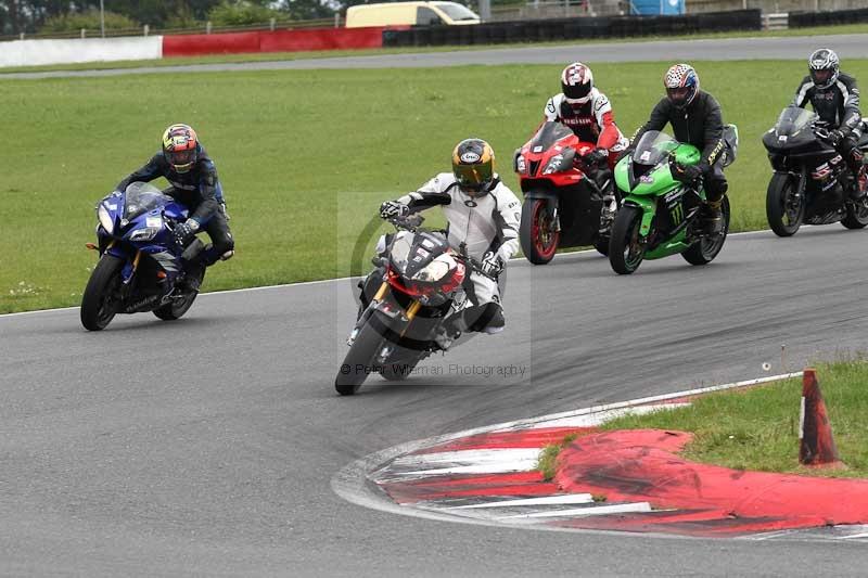 Motorcycle action photographs;Trackday digital images;event digital images;eventdigitalimages;no limits trackday;peter wileman photography;snetterton;snetterton circuit norfolk;snetterton photographs;trackday;trackday photos