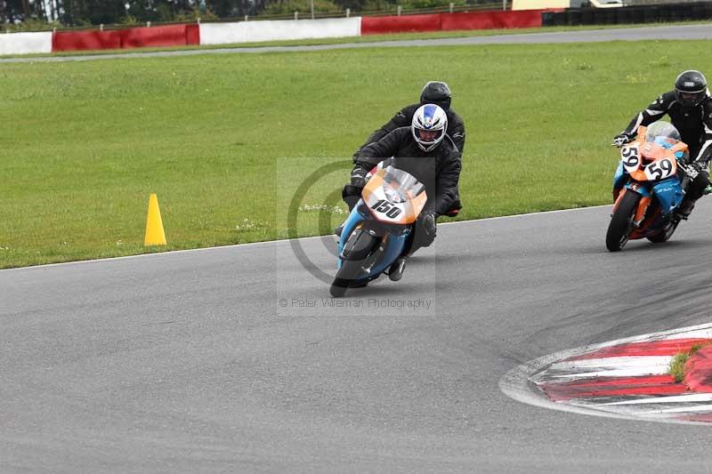 Motorcycle action photographs;Trackday digital images;event digital images;eventdigitalimages;no limits trackday;peter wileman photography;snetterton;snetterton circuit norfolk;snetterton photographs;trackday;trackday photos