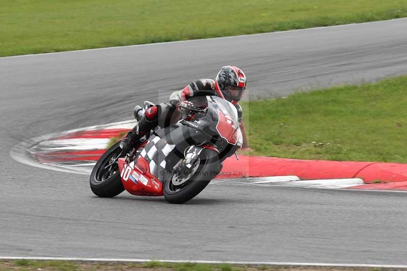 Motorcycle action photographs;Trackday digital images;event digital images;eventdigitalimages;no limits trackday;peter wileman photography;snetterton;snetterton circuit norfolk;snetterton photographs;trackday;trackday photos